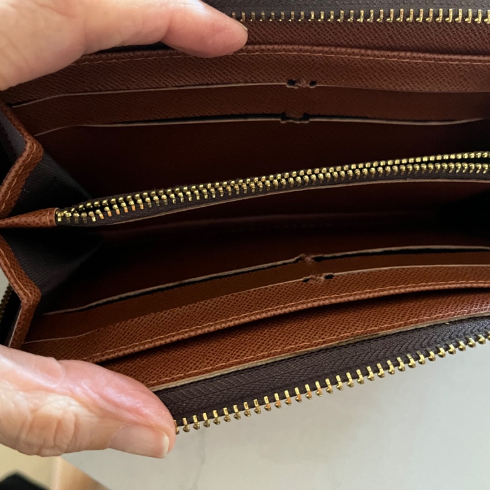 Wallet - Picture 5 of 6